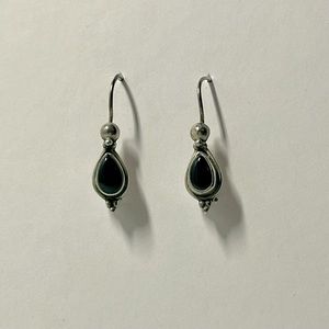 Silver plated drop earrings with onyx stone